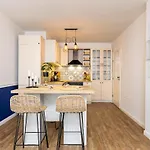 Apartment Cozy River Escape In Free Parking
