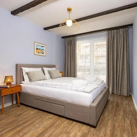 Cozy River Escape In Free Parking *