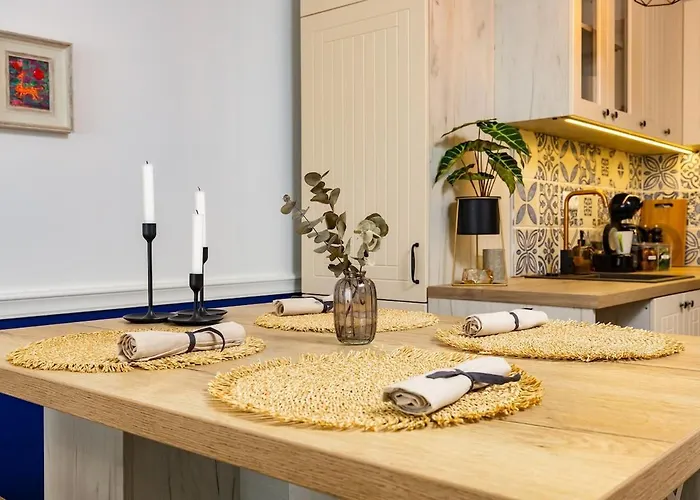 Cozy River Escape In Free Parking Daire