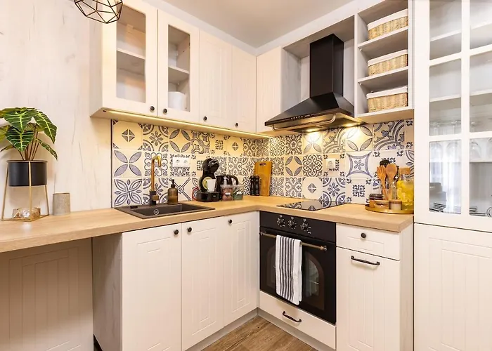 Cozy River Escape In Free Parking *