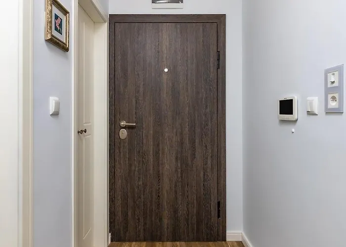 Cozy River Escape In Free Parking